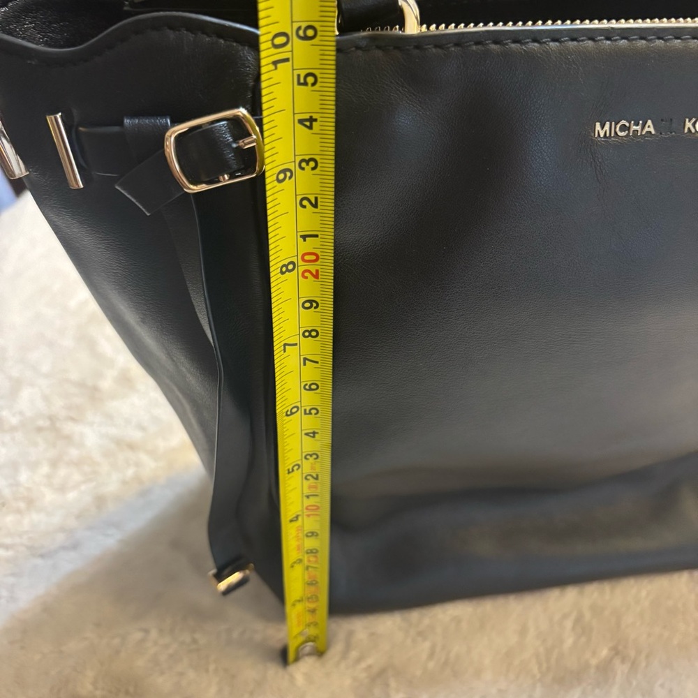 NWT Michael Kors Amelia Tote Black Luxe Leather Medium Top-Zip Crossbody FLAWED - Picture 16 of 16